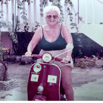 Photo for notice Elaine LOWE NEE SAMUEL