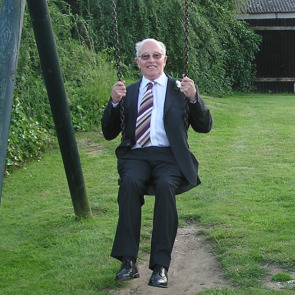 Photo of Kenneth MILLS