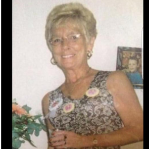 Photo of Maureen DIXON