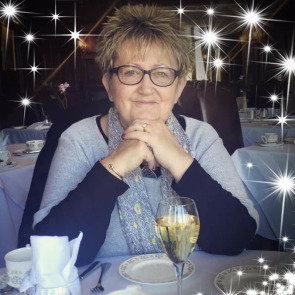 Photo of Lesley MORRIS