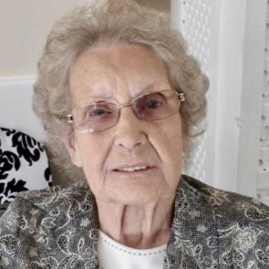 Photo of Maureen EDWARDS