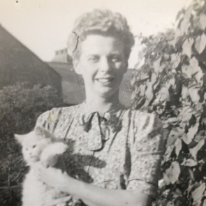 Notice Gallery for JOAN LOUISE HODGE