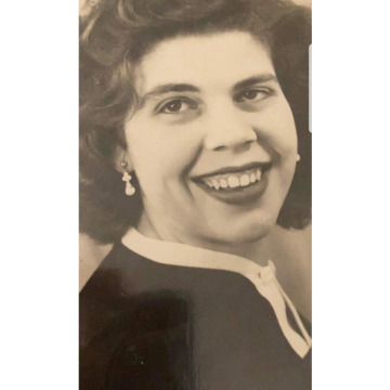 Notice Gallery for Phyllis Betty COMPTON