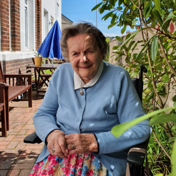Photo of Edna Cecilia REYNOLDS