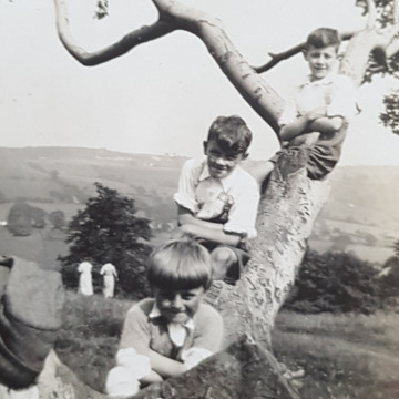 Notice Gallery for Bernard LIGHTFOOT