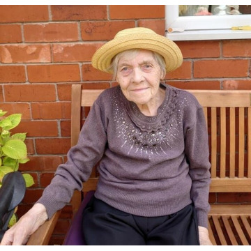 Photo of Annie HANDLEY