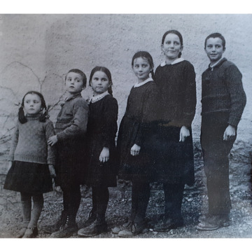 Tribute photo for BERTA BARTON