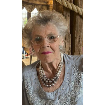 Notice Gallery for Lorraine Christine LINDSAY