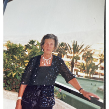 Photo of Beryl BUCKLEY