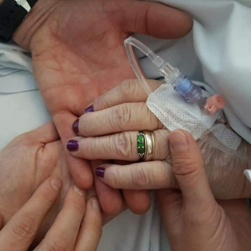 Notice Gallery for VIVIEN MUTER-COWELL