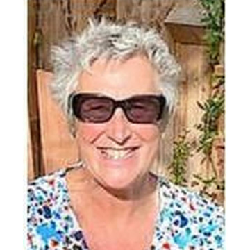 Photo of Christine HOLLAND