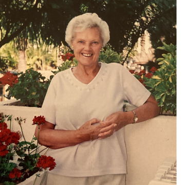 Photo of Gillian HUGHES