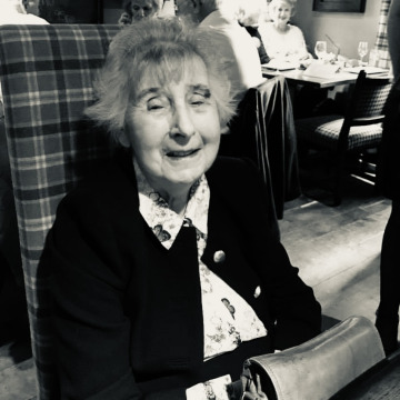 Notice Gallery for Evelyn BOWMAN