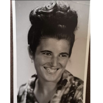 Notice Gallery for Margaret YOUNIE