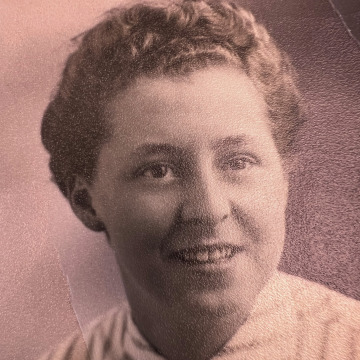 Photo of Sylvia ROBSON