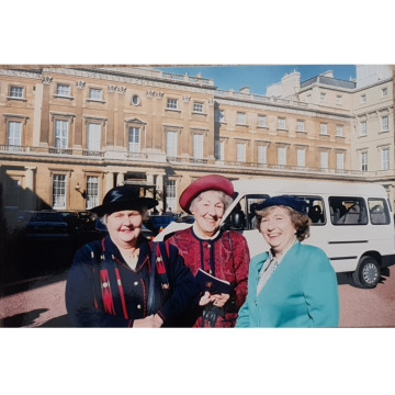 Tribute photo for Anne HOLMES