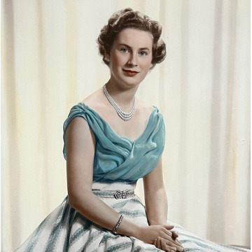 Photo of Maureen HUNTON