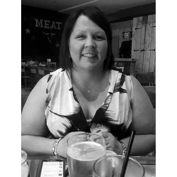 Photo of Tina HOWLETT