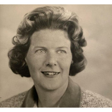 Photo of Jacqueline Sibyl Dauncey LEE