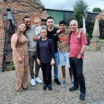 Notice Gallery for Peter LESTER