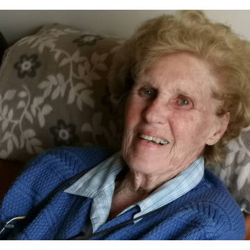 Photo of Eileen SIMPSON (HOGG)