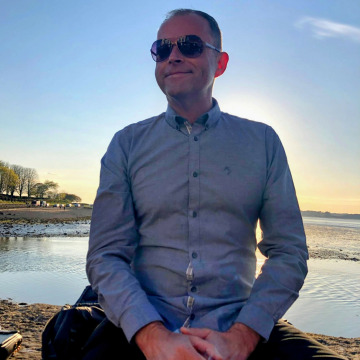 Notice Gallery for GARETH FÔN JONES