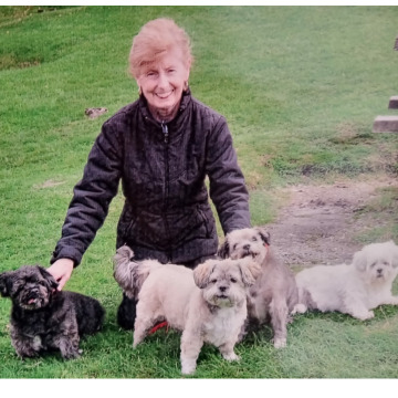 Notice Gallery for Carol BARKER
