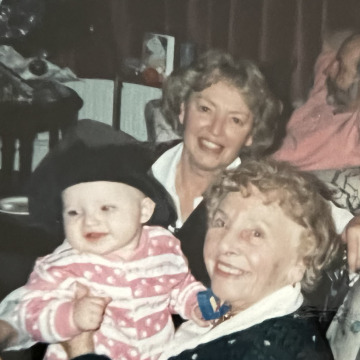 Notice Gallery for Cynthia Lilian BEESLEY