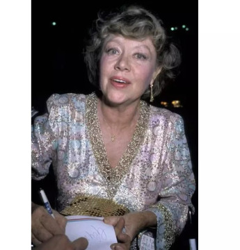 Photo of Glynis  Johns 