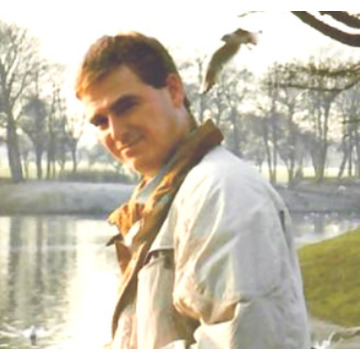 Photo of Lee BYRNE