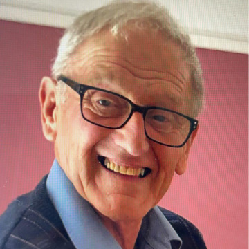 Photo of Geoffrey AXFORD