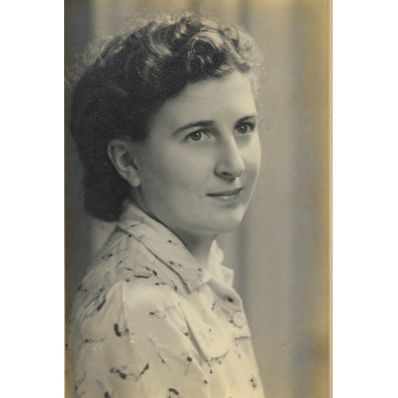 Photo of Marian HARRIS (NEE JOHN)