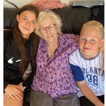 Notice Gallery for Jean Reaney