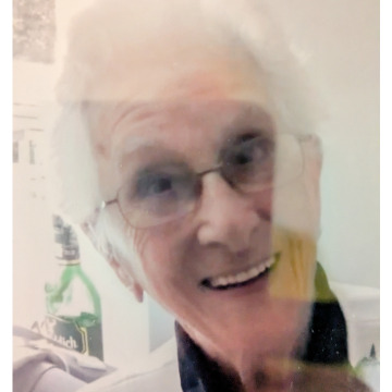 Photo of Joyce HILL