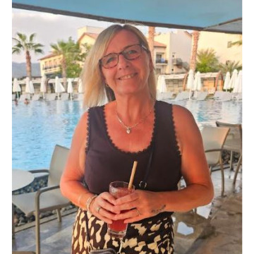 Photo of Sara Elizabeth WHITE