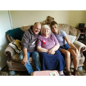 Notice Gallery for Eileen Mary HUGHES