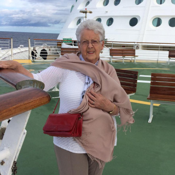 Photo of Doreen HENWOOD