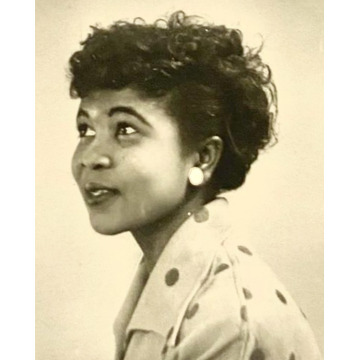 Photo of Victoria HEWARD-MILLS