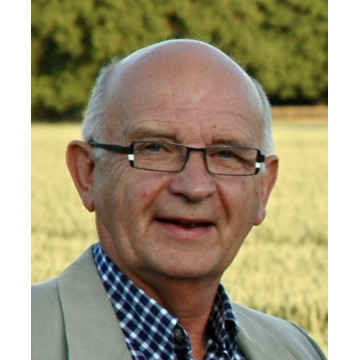 Photo of Winston M B E THOMAS