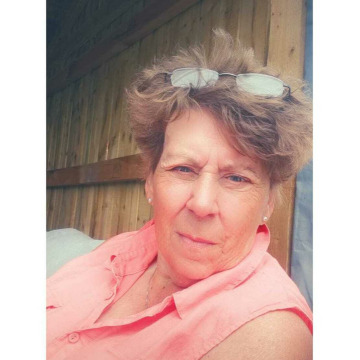 Photo of Lesley BURTON