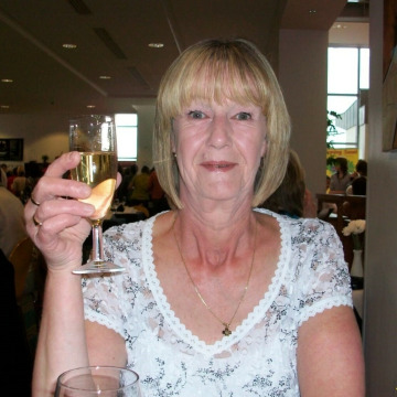 Photo of Lynne AMPHLETT