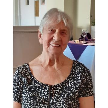 Photo of Gladys Helen (Glad/Helen) JONES