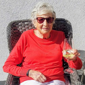 Photo of Sylvia COTTON