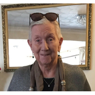 Photo of Valerie COLE