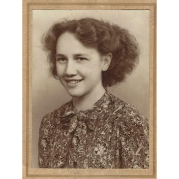 Photo of Muriel Esther BROWN