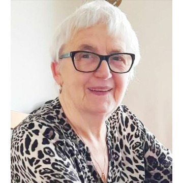 Photo of Lynda Sampson ROBERTS