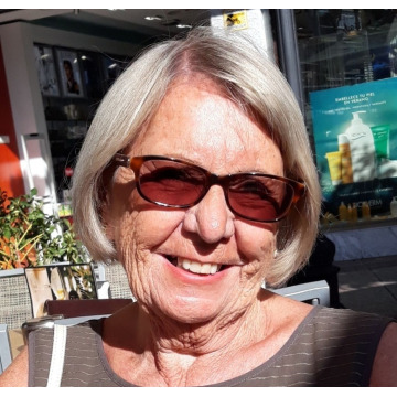 Photo of Carole BROWN