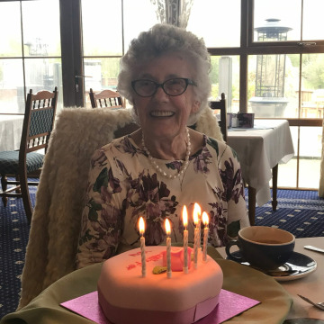 Photo for notice Iris May DOCKER