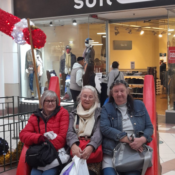 Photo for notice Julie IZZARD