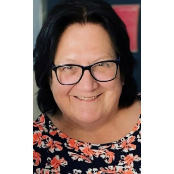 Photo of Julie MERTON